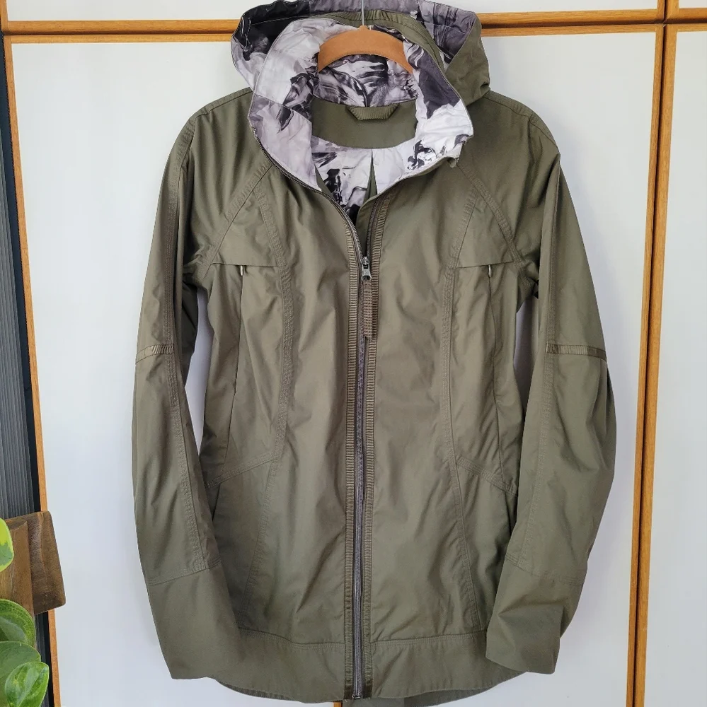 Lululemon Fo Drizzle Jacket 4 Olive Fatigue Green Rain Coat Hooded